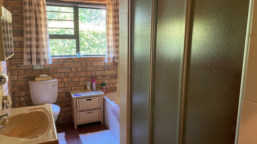 3 Bedroom Property for Sale in Lemoenkloof Western Cape